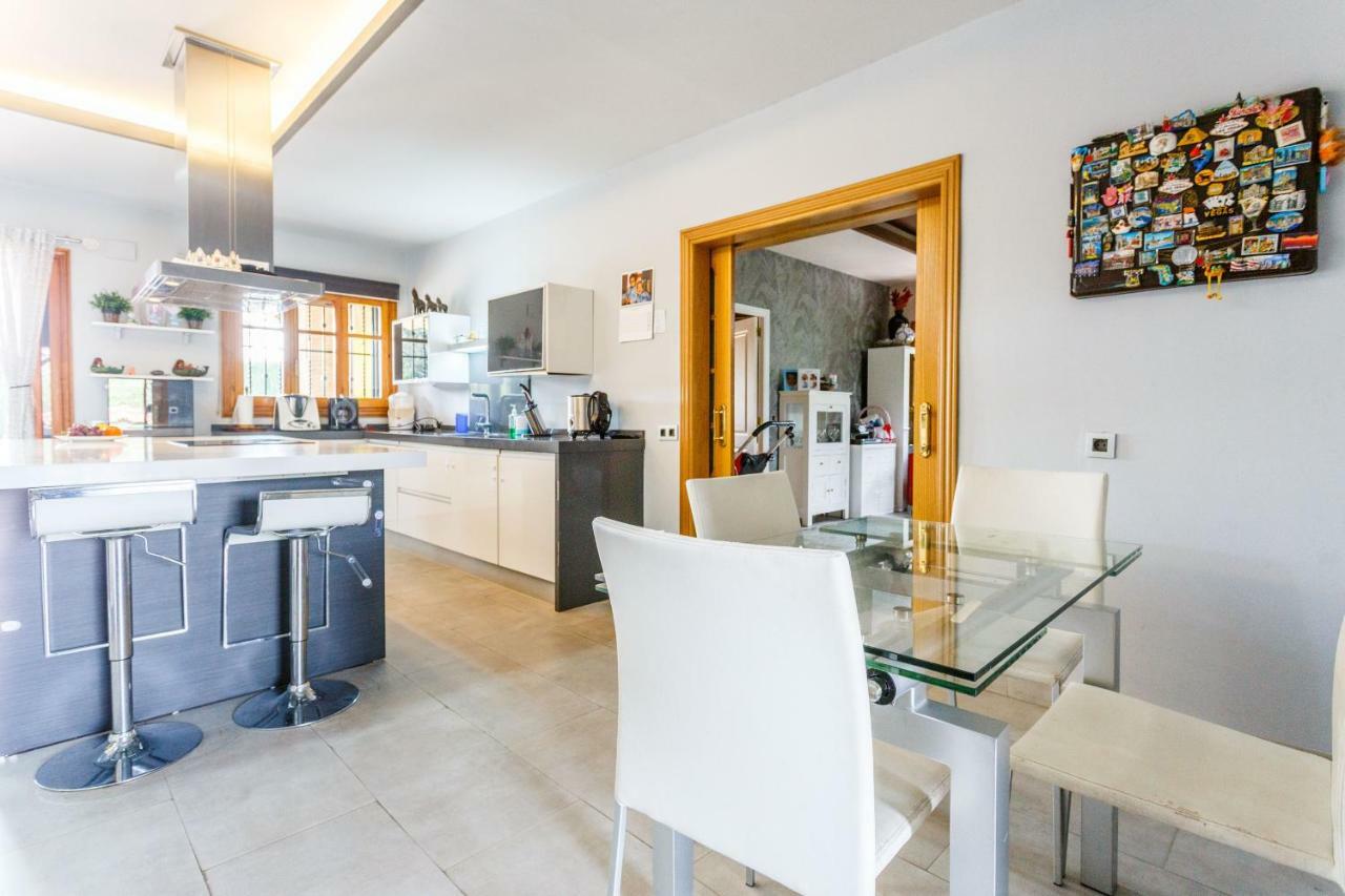 Divi Apartments Villa Reyes Mairena del Aljarafe Luaran gambar